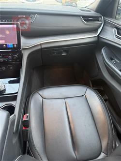 جیپ L گراند شیرۆکی